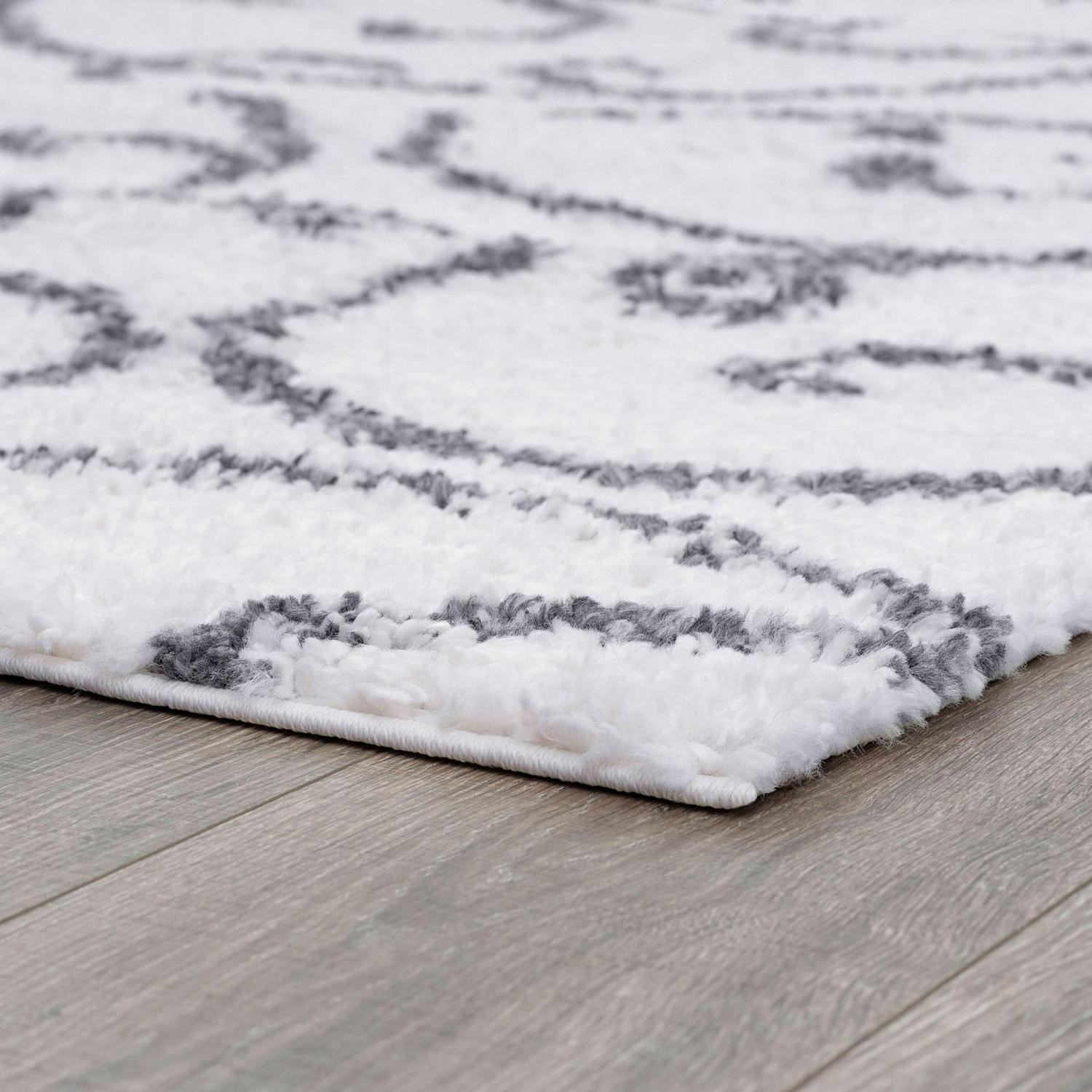 Bliss Rugs Transitional Floral 5'3'' x 7'3'' White and Gray Polypropylene Indoor Area Rug, 5'3'' x 7'3'' - Image 4