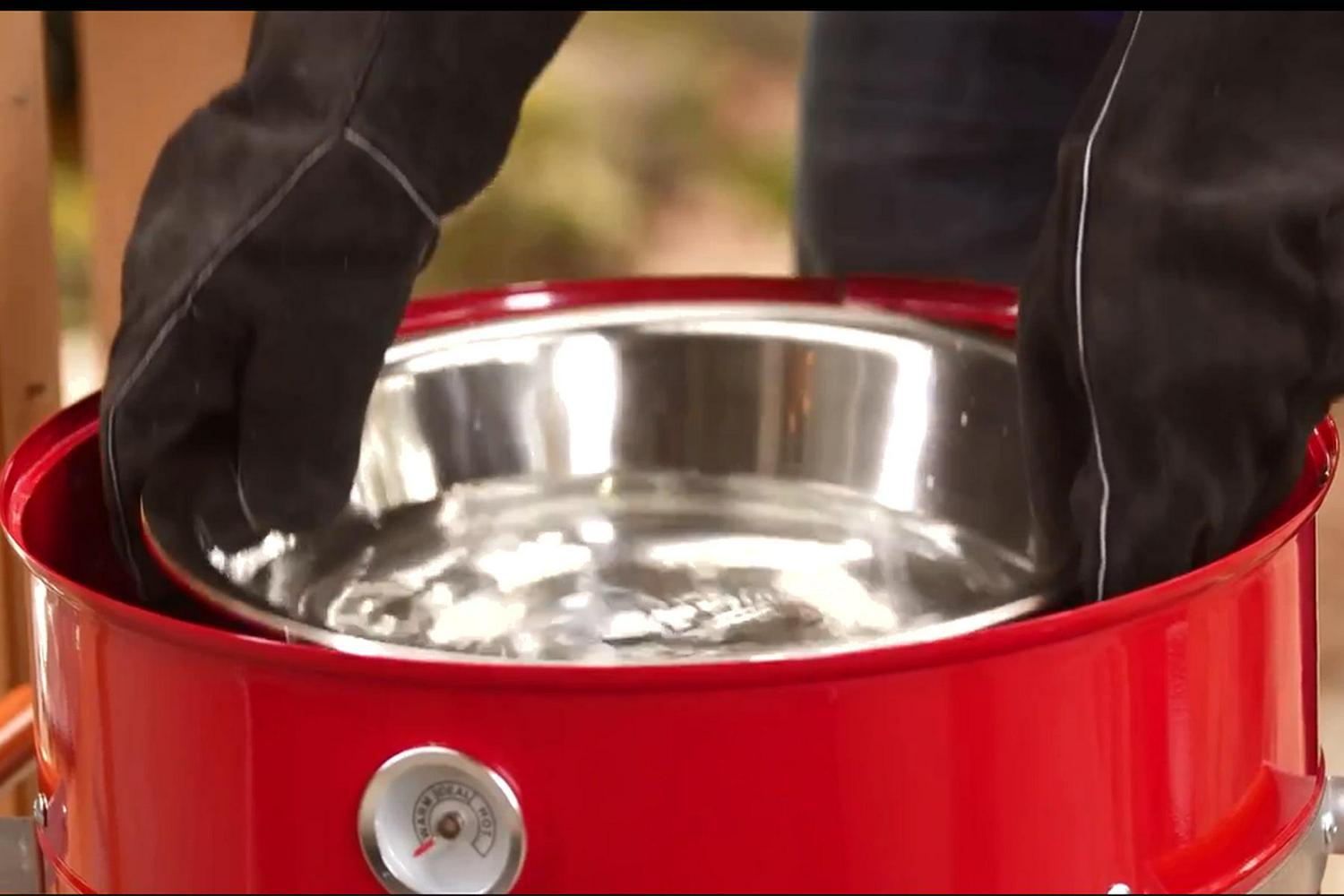 Americana 4-in-1 Electric and Charcoal Water Smoker - Image 5