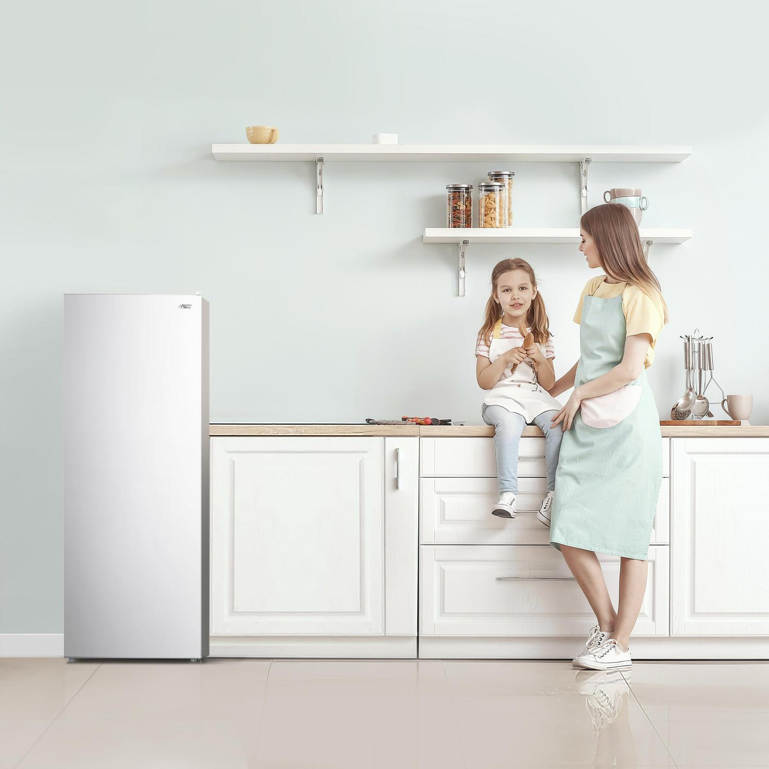 Arctic King 7.0 Cu ft Upright Freezer, White, ARU07M2AWW - Image 13