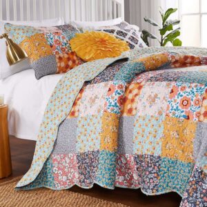 Barefoot Bungalow Carlie Reversible Quilt Set, Calico Patches, 2-Piece Twin/Twin XL