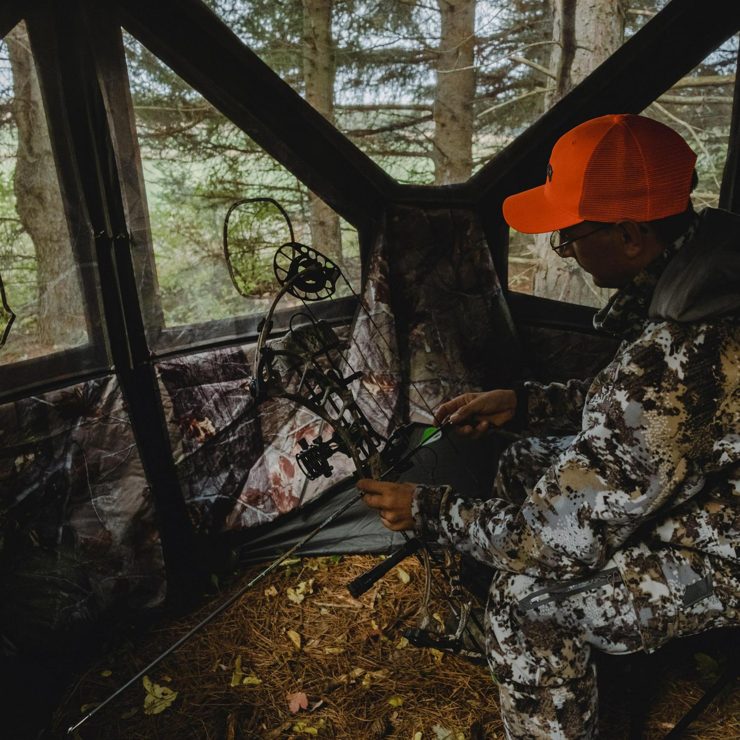 Barronett BlindsA Big Cata c, Portable Hub Blind, 3-Person, BloodtrailA Backwoods, BC350BW - Image 4