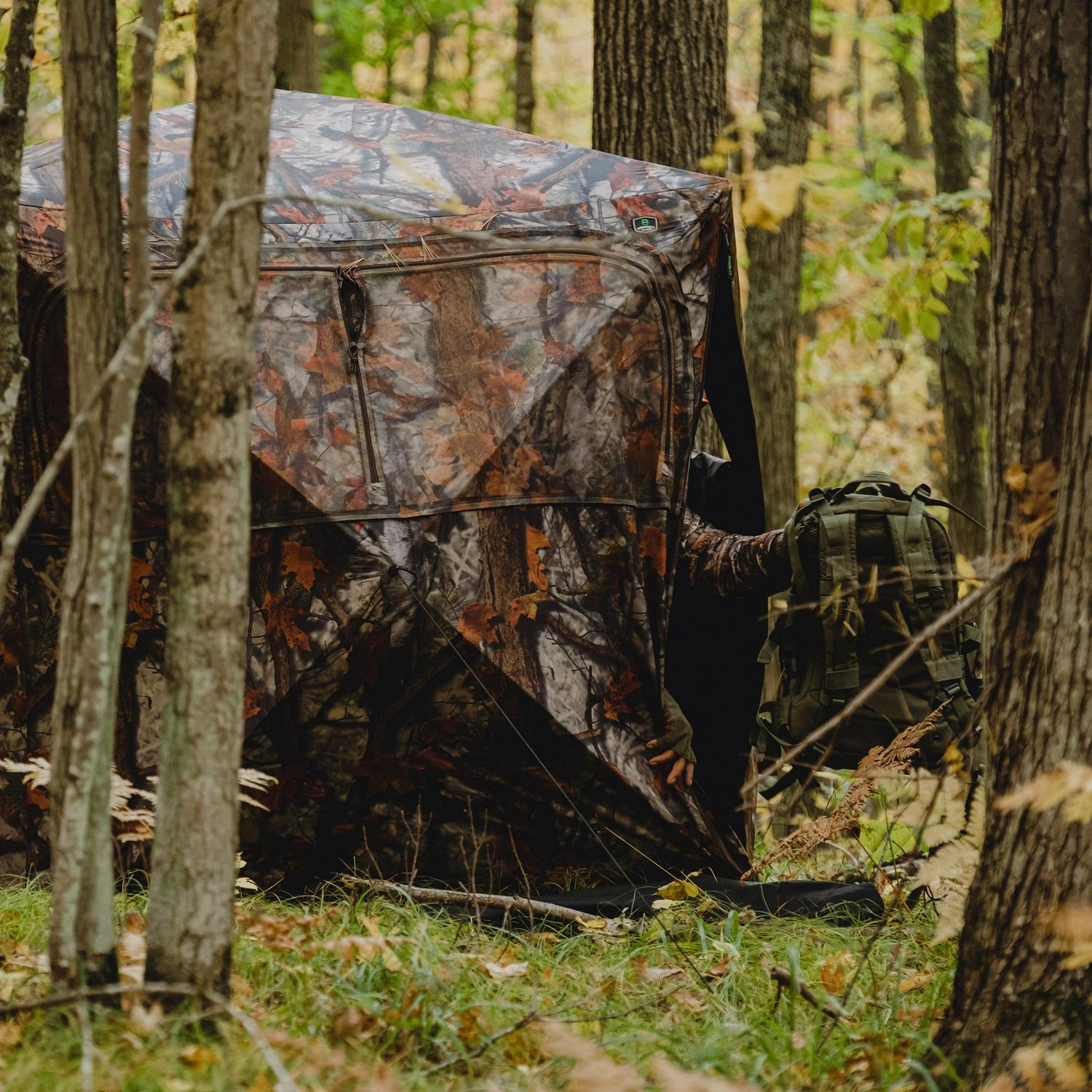 Barronett BlindsA Grounder 250, Portable Hub Blind, 2-Person, BloodtrailA Woodland, GR251BT - Image 2