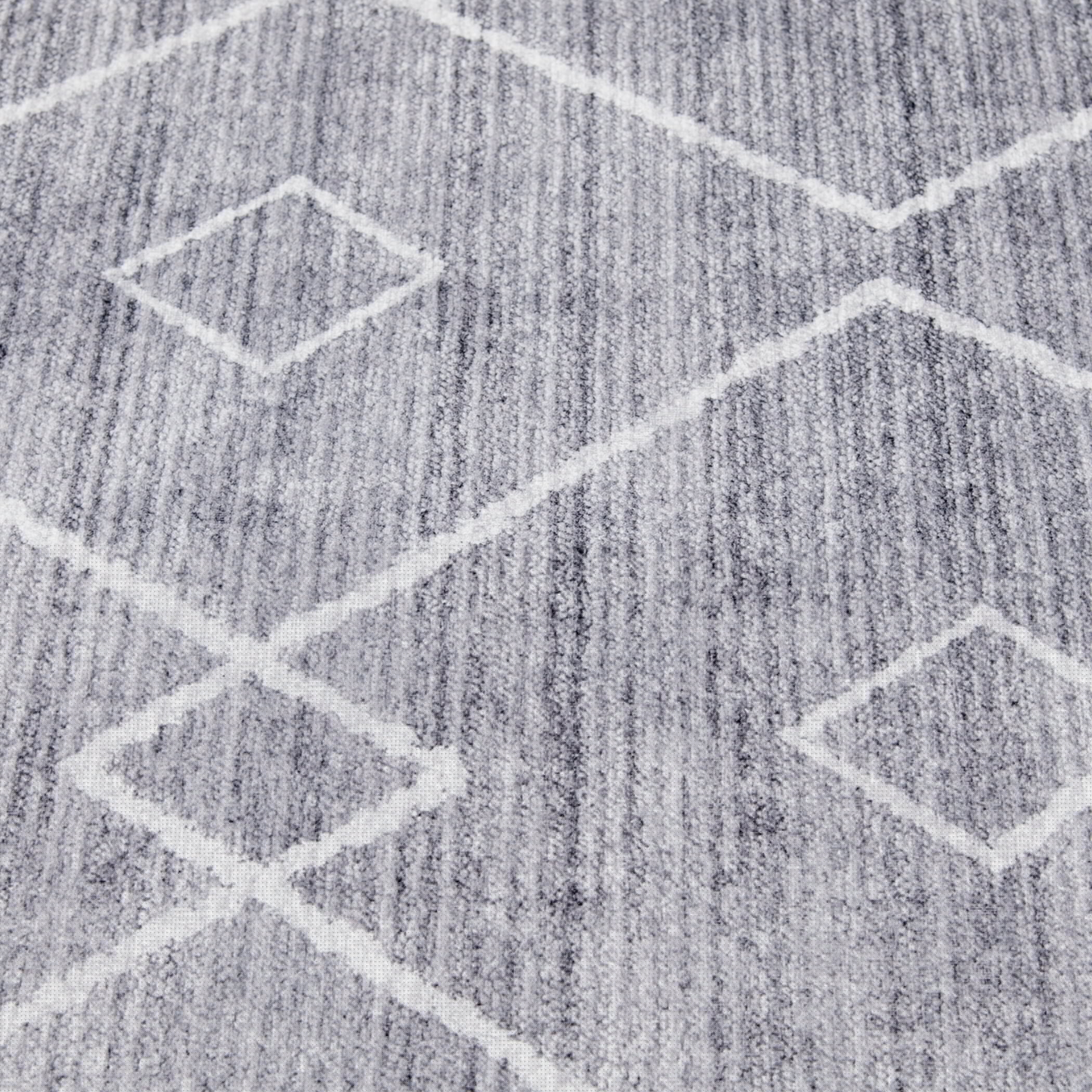 Better Homes & Gardens Diamond Machine Washable Indoor Area Rug, Gray, 5'x7' - Image 10