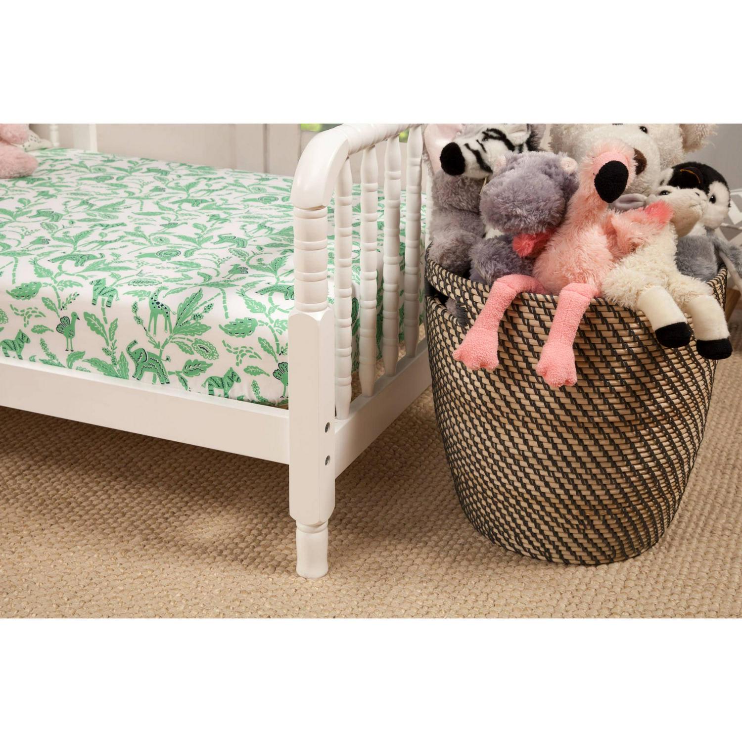 DaVinci Jenny Lind Toddler Bed in White Finish - Image 8