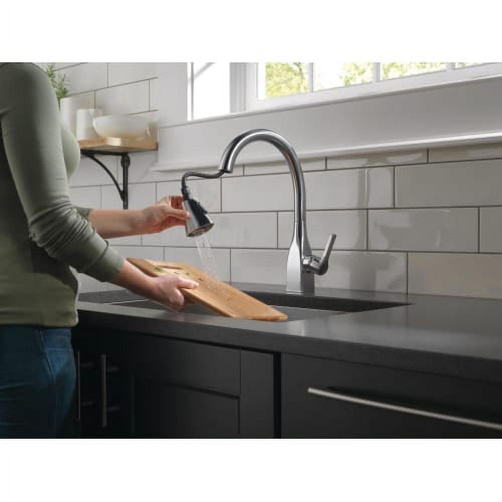 Delta Mateo Single Handle Pull-Down Kitchen Faucet with ShieldSpray Technology, Chrome - Image 2