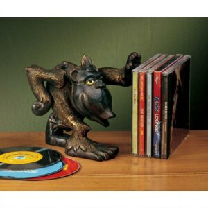Design Toscano Gordie the Gorilla Helping Hand Cast Iron Monkey Statue: Set of Two