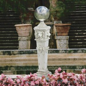 Design Toscano Lion Head Gazing Globe Garden Pillar Statue