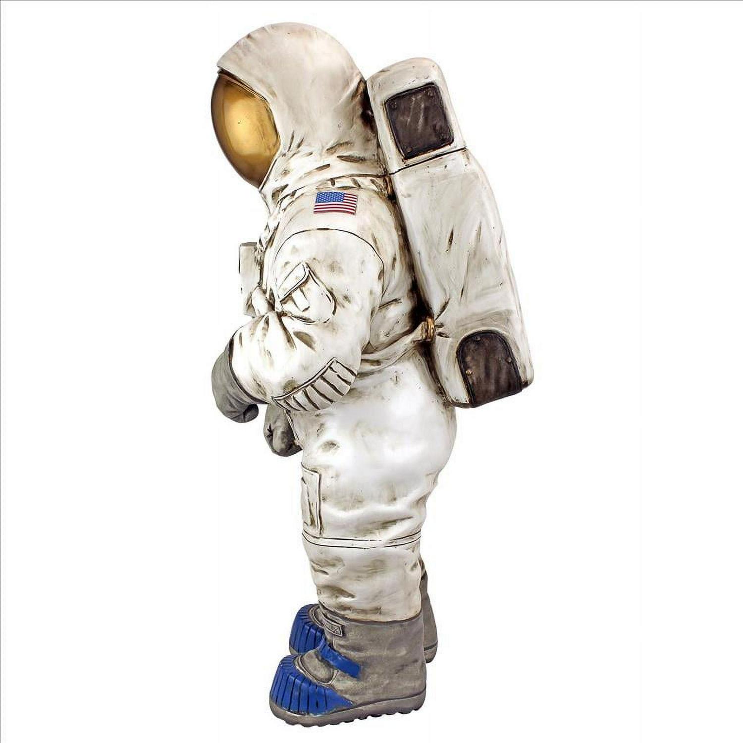 Design Toscano Moon Man Astronaut Statue - Image 5