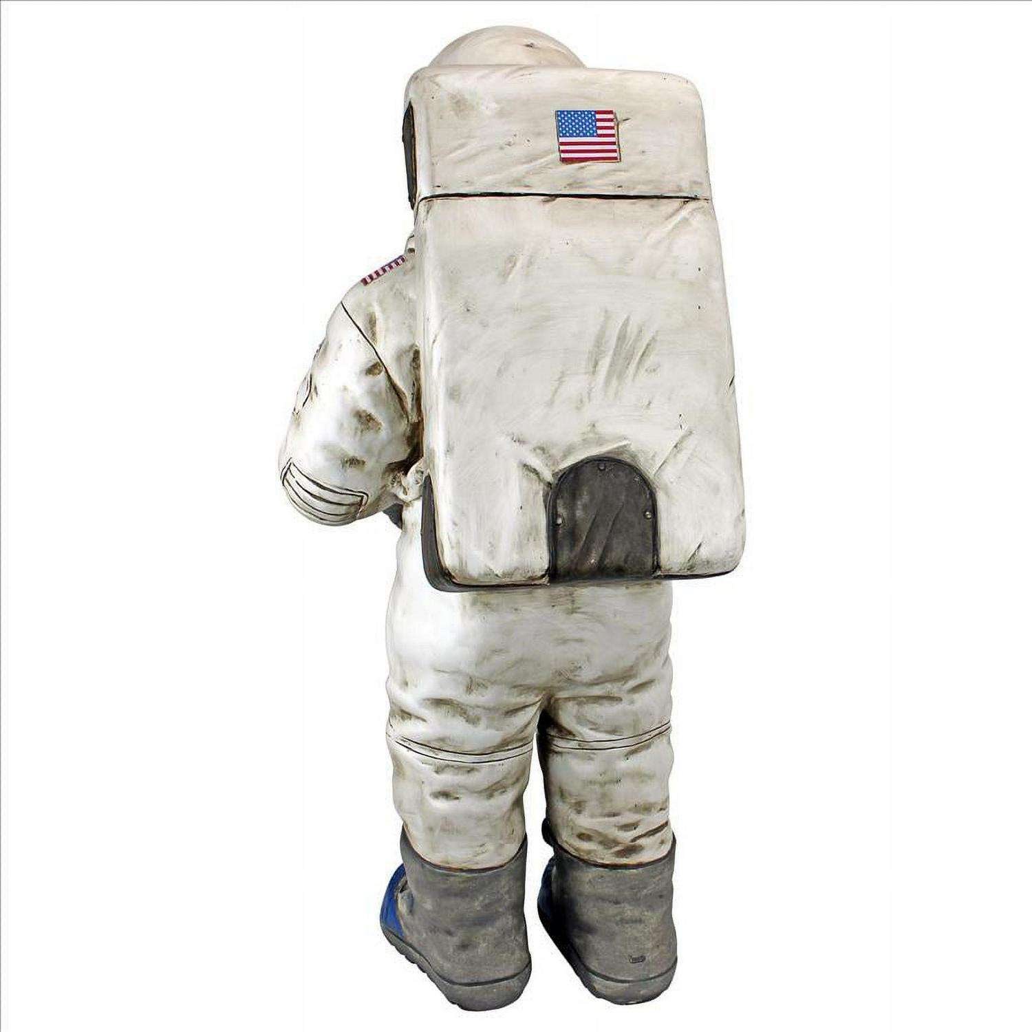 Design Toscano Moon Man Astronaut Statue - Image 4