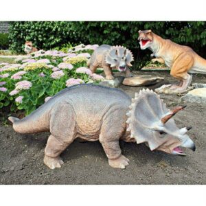Design Toscano Scaled Jurassic Triceratops Dinosaur Statue