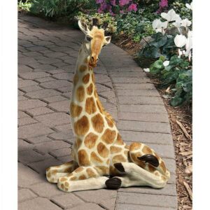 Design Toscano Zari The Resting Giraffe Statue