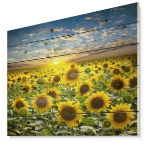 Designart 'Field of Blooming Sunflowers ' Floral Print on Natural Pine Wood