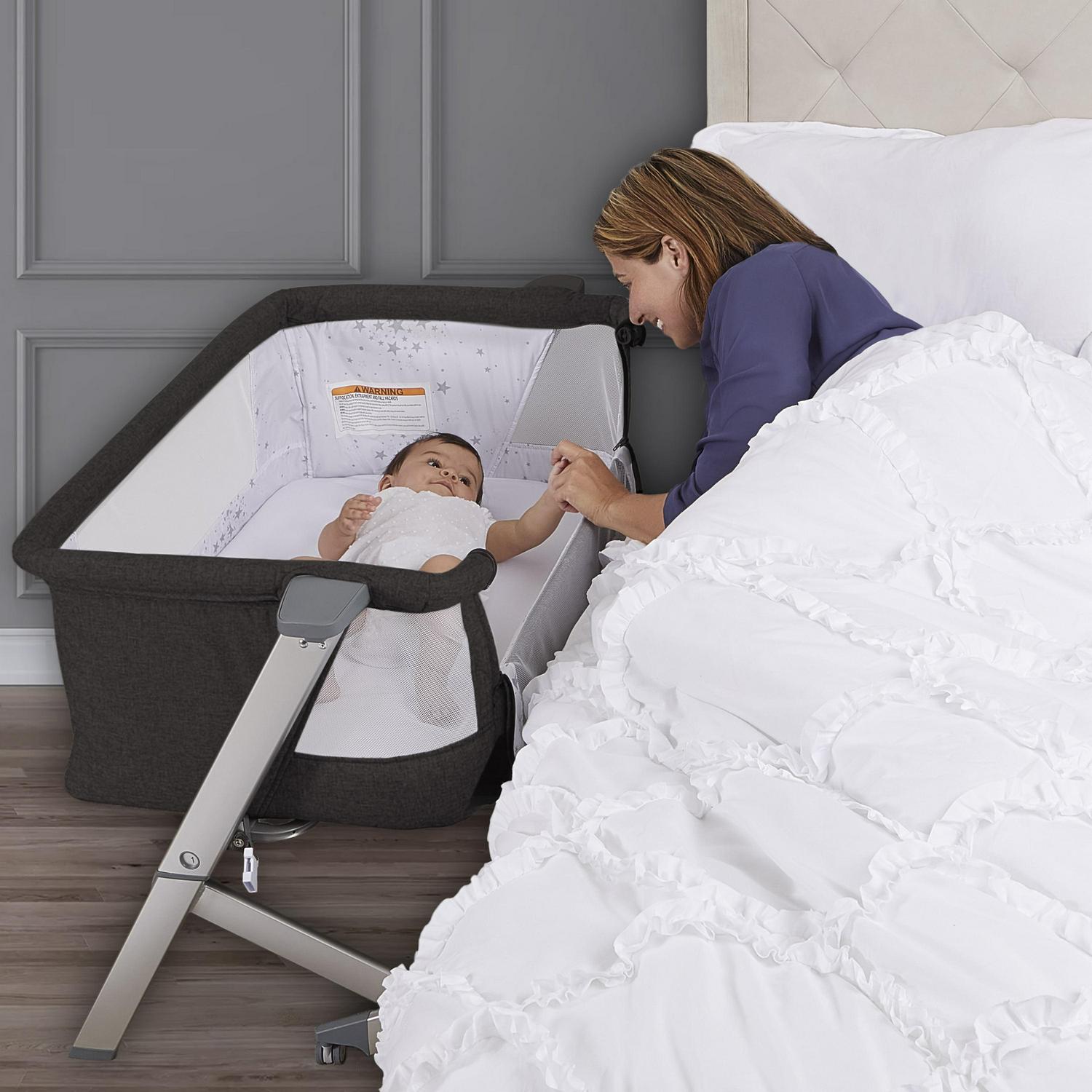 Dream On Me Skylar Bassinet and Bedside Sleeper in Black