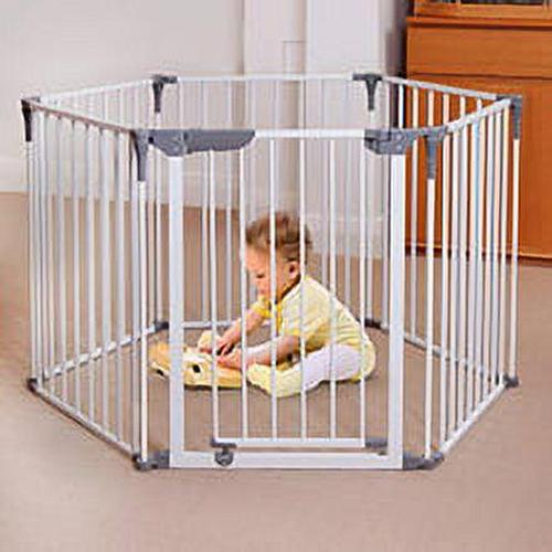 Dreambaby Royale 3-in-1 Converta® Play-Pen Gate fits up to 151" - Image 4
