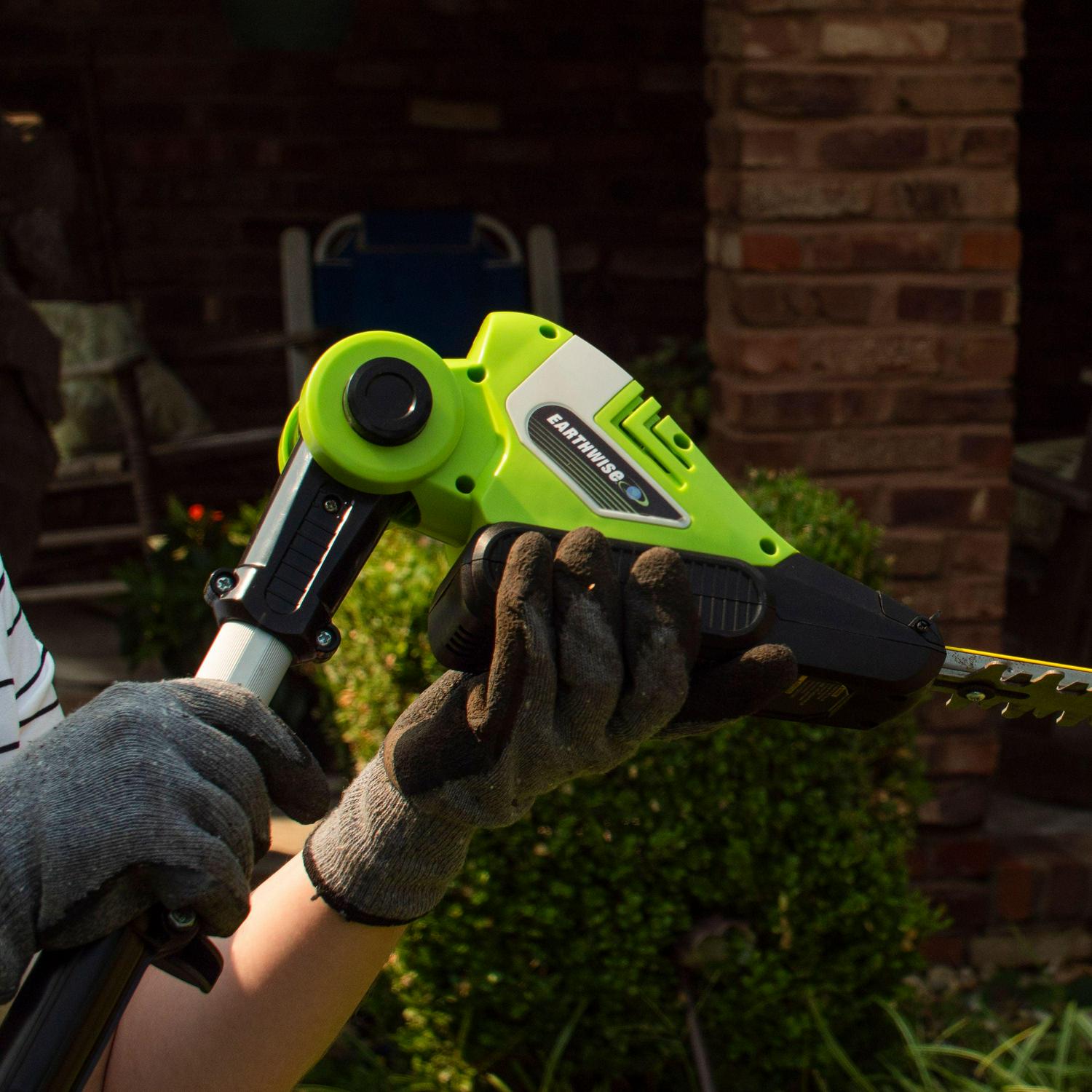 Earthwise LPHT12022 20" Cordless Electric 20 Volt Pole Hedge Trimmer (2Ah Battery and Charger Include) - Image 6