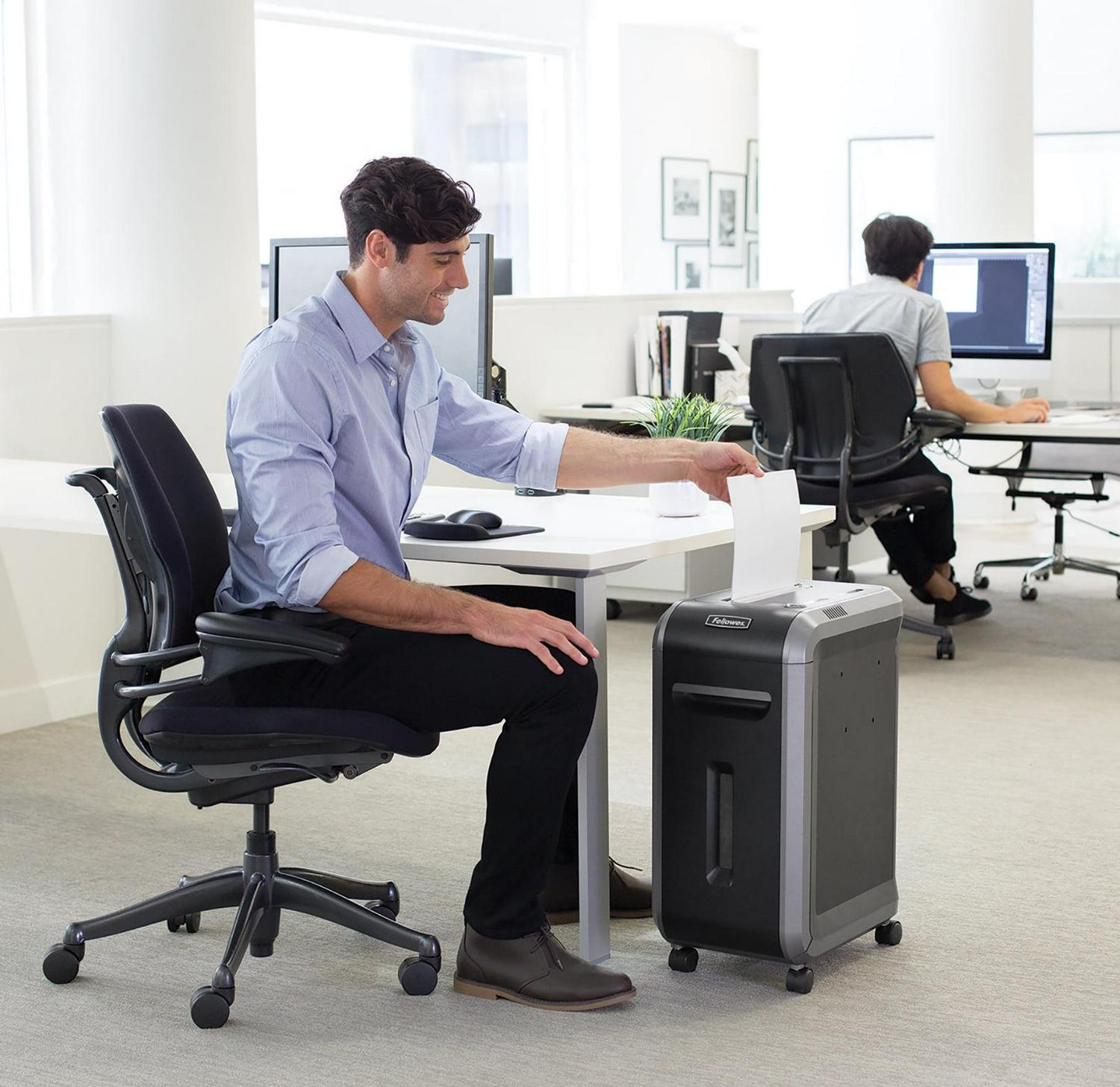 Fellowes Powershred 99Ci 100% Jam Proof Heavy-Duty Cross-Cut Paper Shredder, 18 Sheet Capacity - Image 4