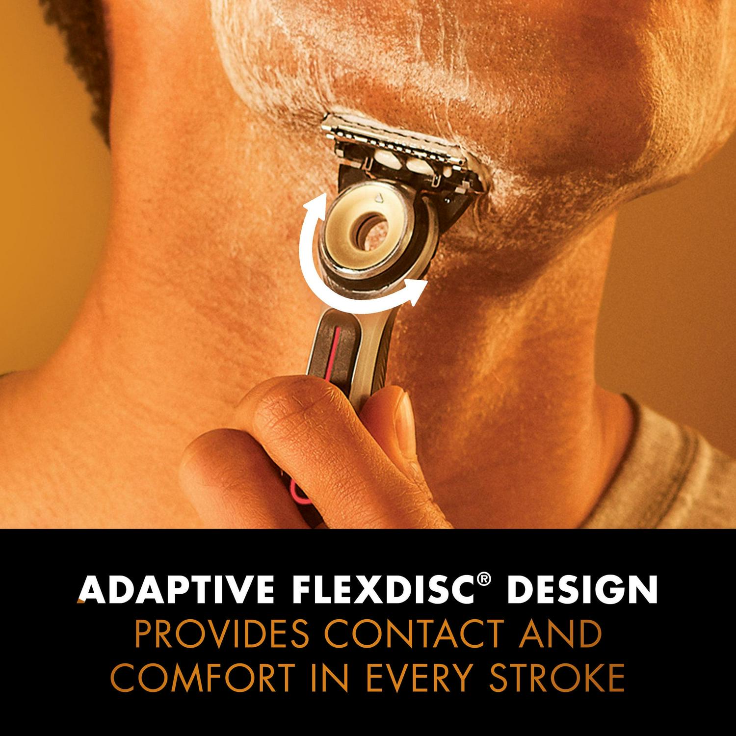 Gillette Labs Men's Heated Razor Starter Kit - 1 Handle, 2 Blade Refills, 1 Charging Dock, Black - Image 4