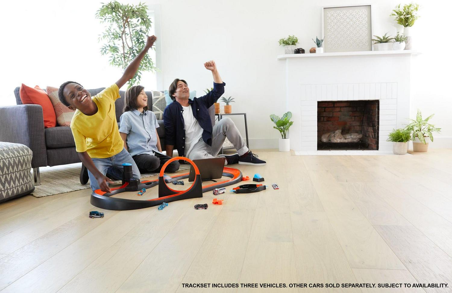 Hot Wheels Id Smart Track Starter Kit, Track Playset Kit for Kids 8 Years Old & up - Image 4