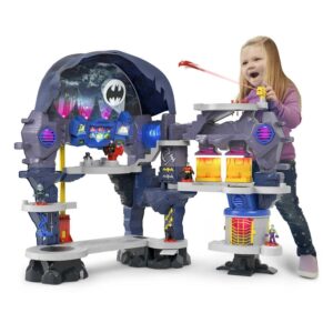 Imaginext DC Super Friends Batman Playset with Lights Sounds & 18 Pieces, Super Surround Batcave