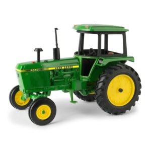John Deere 1:16 Scale 4040 Tractor