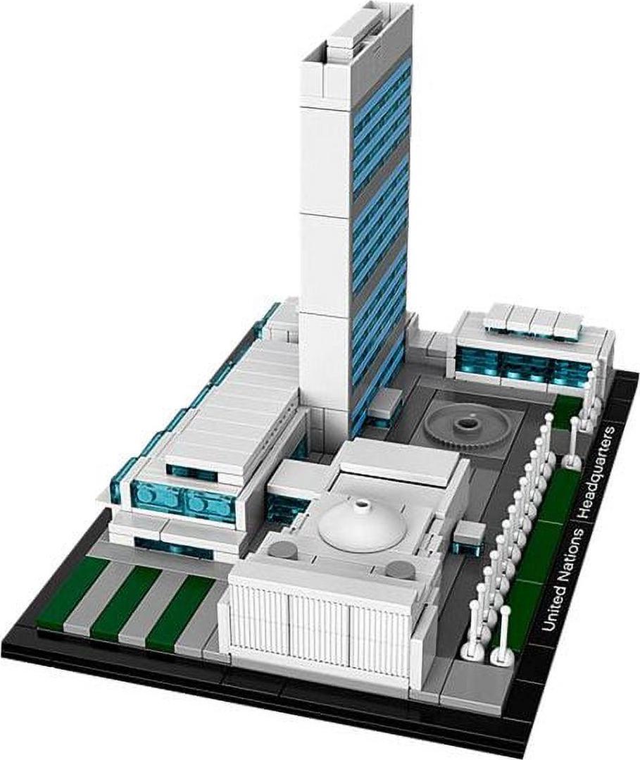 LEGO Architecture United Nations Headquarters 21018 - Image 2