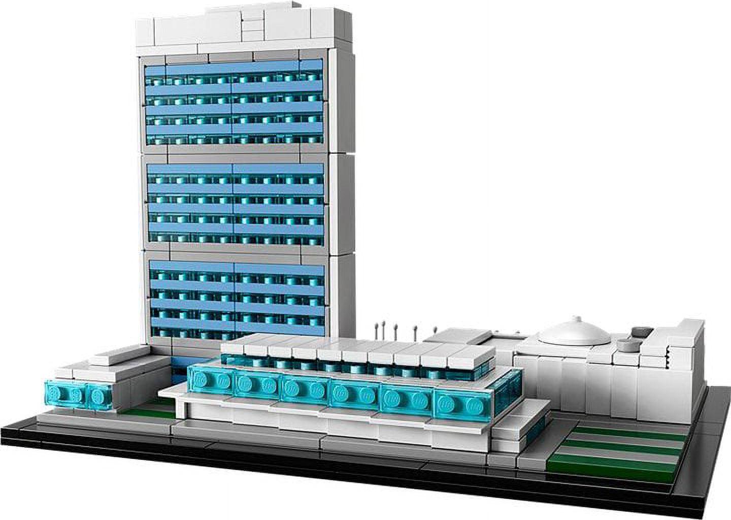 LEGO Architecture United Nations Headquarters 21018 - Image 4