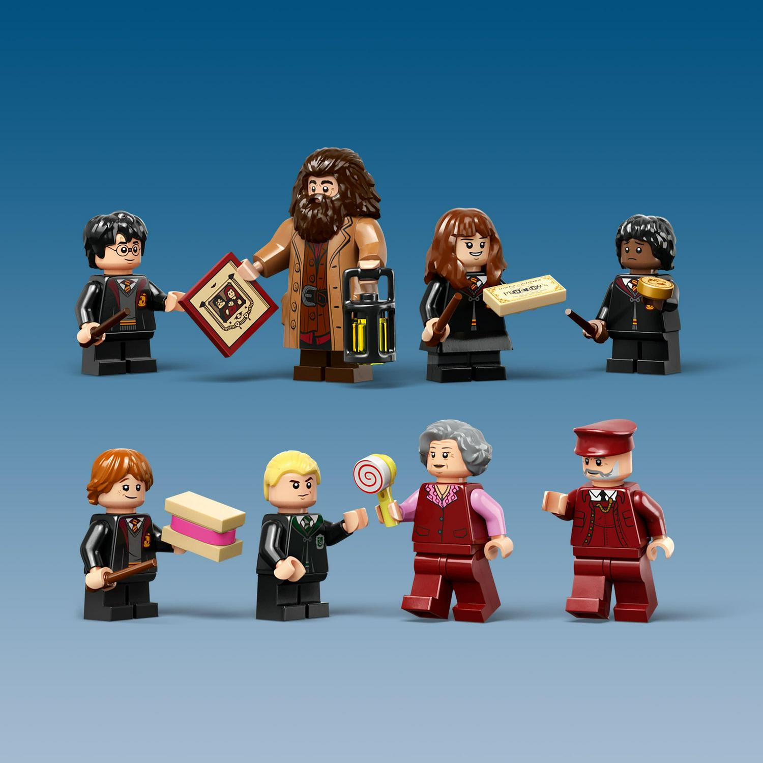 LEGO Harry Potter Hogwarts Express & Hogsmeade Station Building Set, 8 Minifigures Included, 76423 - Image 7