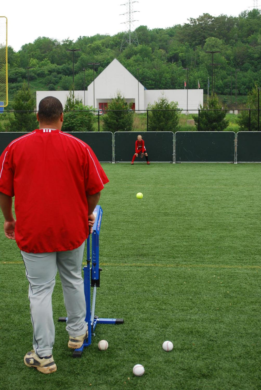 Louisville Slugger Blue Flame Pitching Machine – Manual Baseball & Softball Trainer, Throws Up to 60 MPH, Youth & Adult Practice Tool - Image 5
