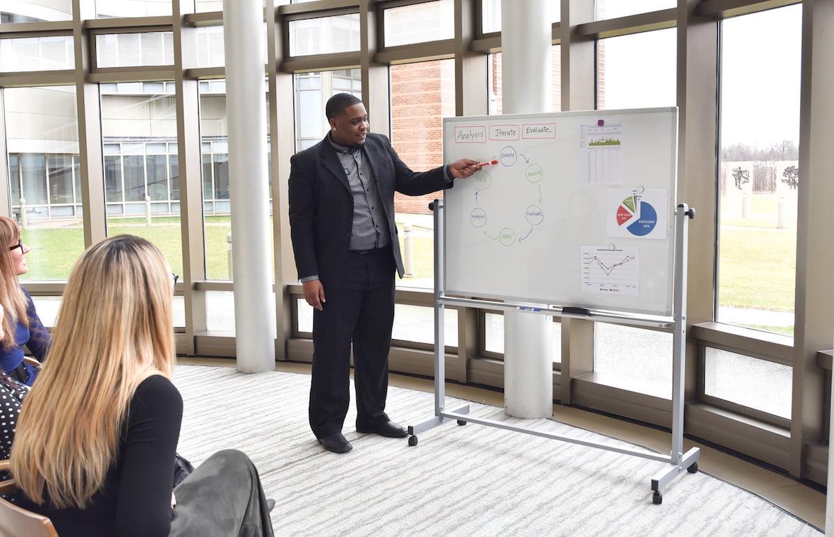 Luxor 48"W x 36"H Double-Sided Magnetic Whiteboard, Silver Aluminum Frame - Image 7