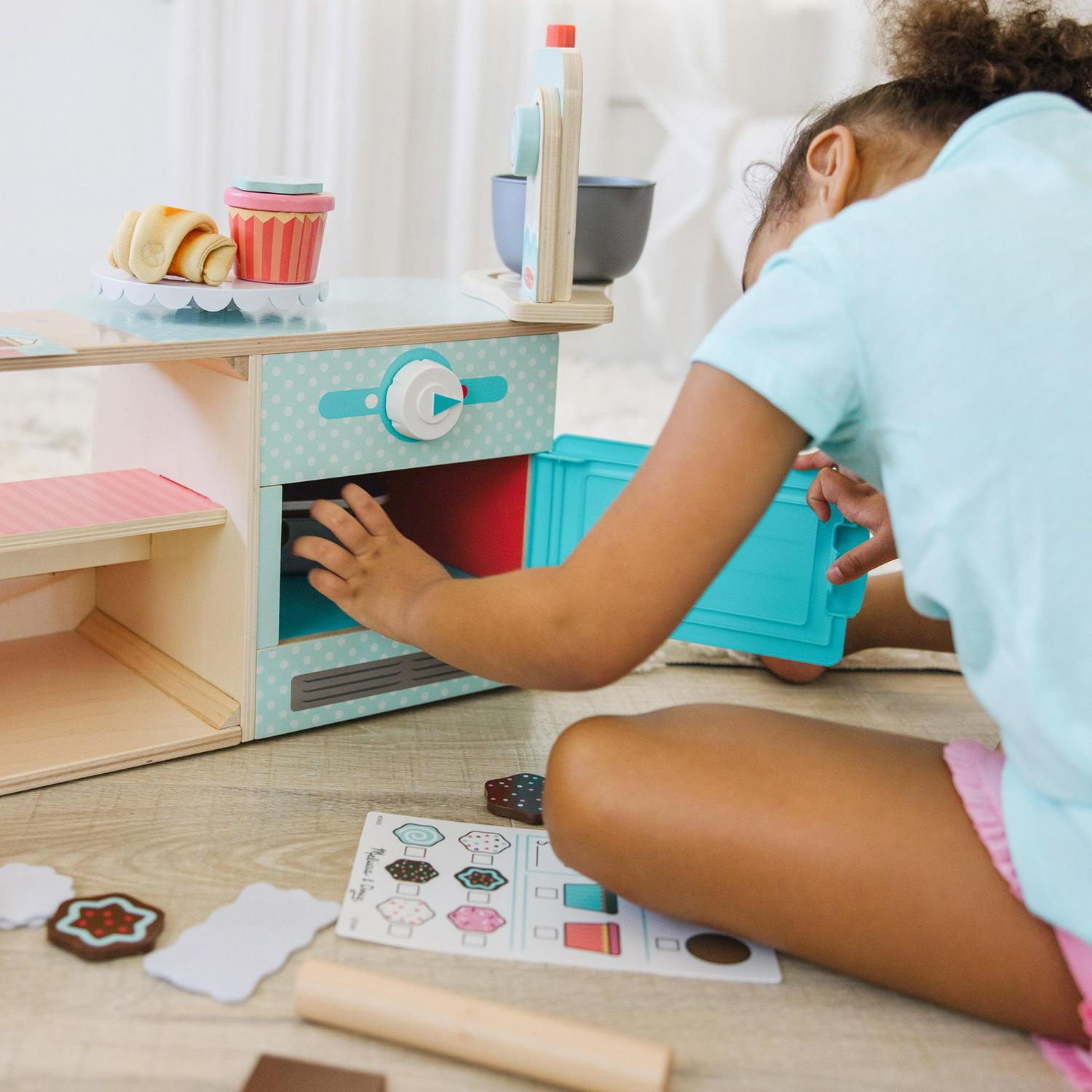 Melissa & Doug Wooden La Patisserie Bakery (39 Pieces) - FSC Certified - Image 8