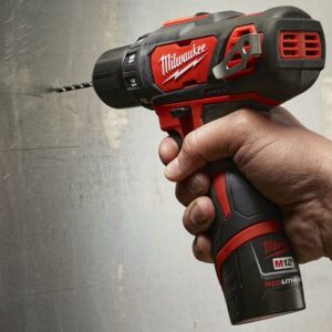 Milwaukee 2407-22 - M12 12V Cordless Drill/Driver Kit