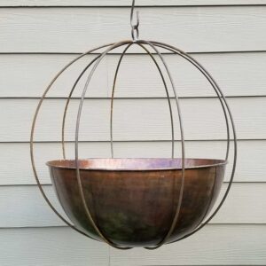 Find Your Passage LLC Large Hanging Globe-shaped Handmade Metal Planter with 10-inch Hook Brown
