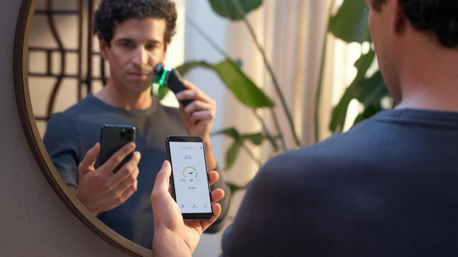 Philips Norelco 9500 Rechargeable Wet & Dry Electric Shaver with Quick Clean, Travel Case, Pop Up Trimmer, S9985/84 - Image 4