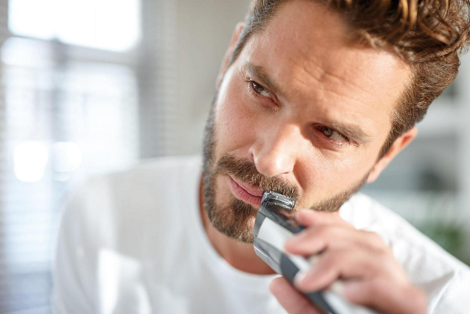 Philips Norelco Beard Trimmer Series 7200 Vacuum Series - Image 7