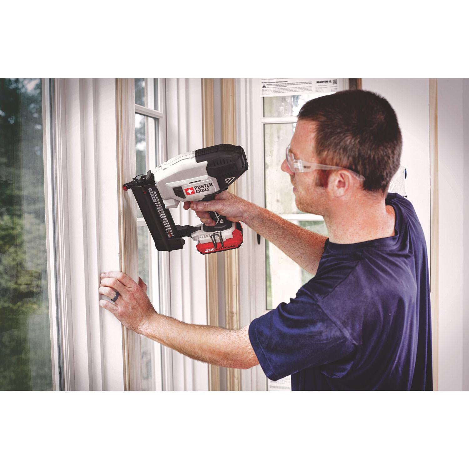 PORTER CABLE PCC790LA 20V MAX 18 GA Cordless Brad Nailer Kit - Image 4
