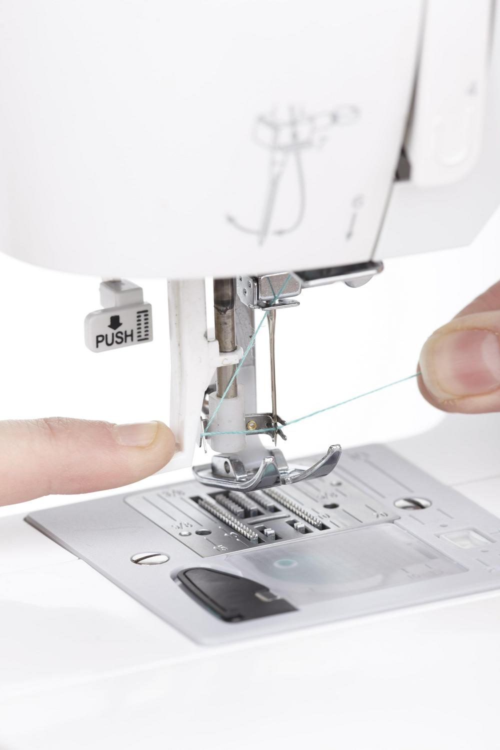 Restored SINGER Simple™ 3337 Mechanical Sewing Machine (Refurbished) - Image 5
