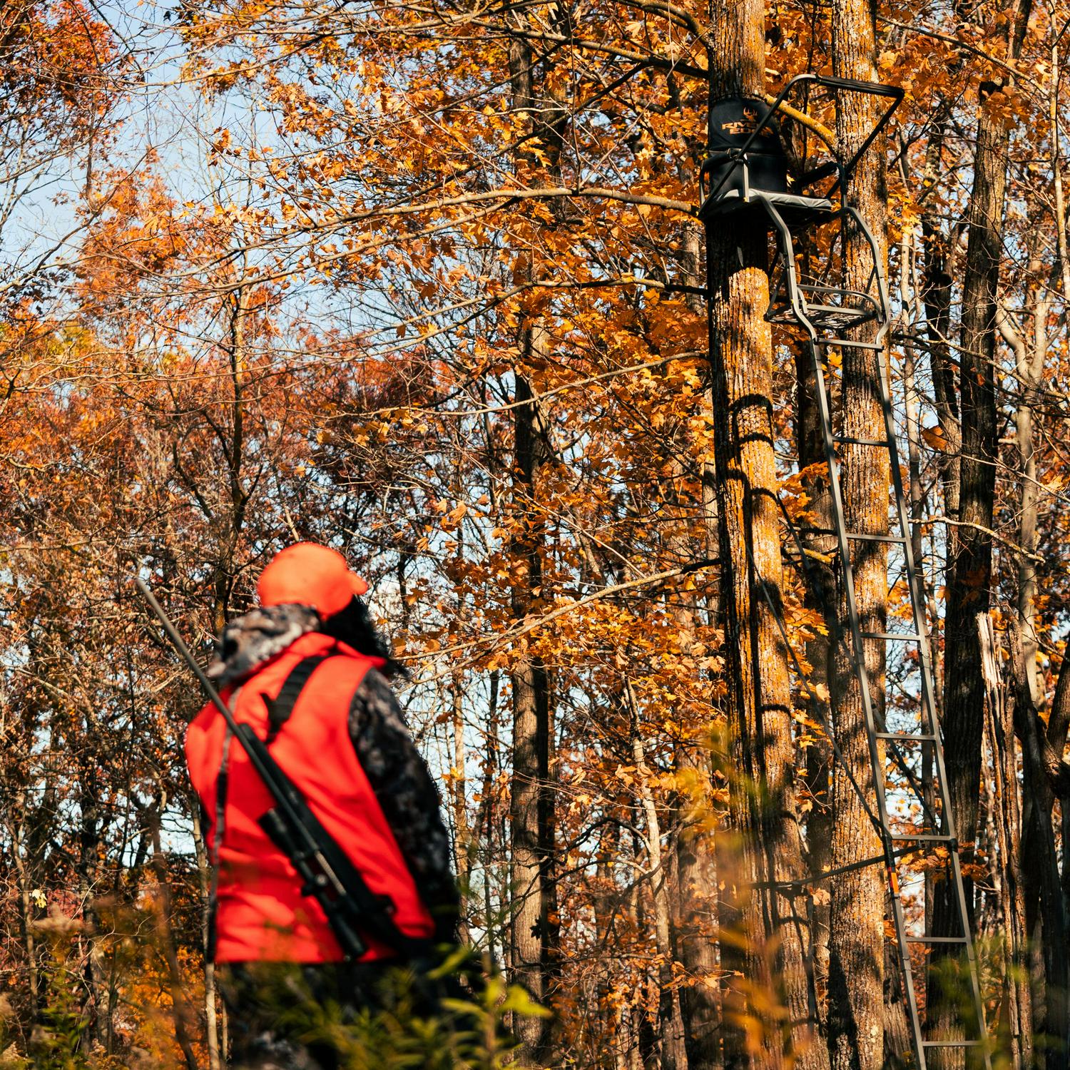 Rivers EdgeA One Man Deluxea c Ladder Stand, RE647 - Image 3