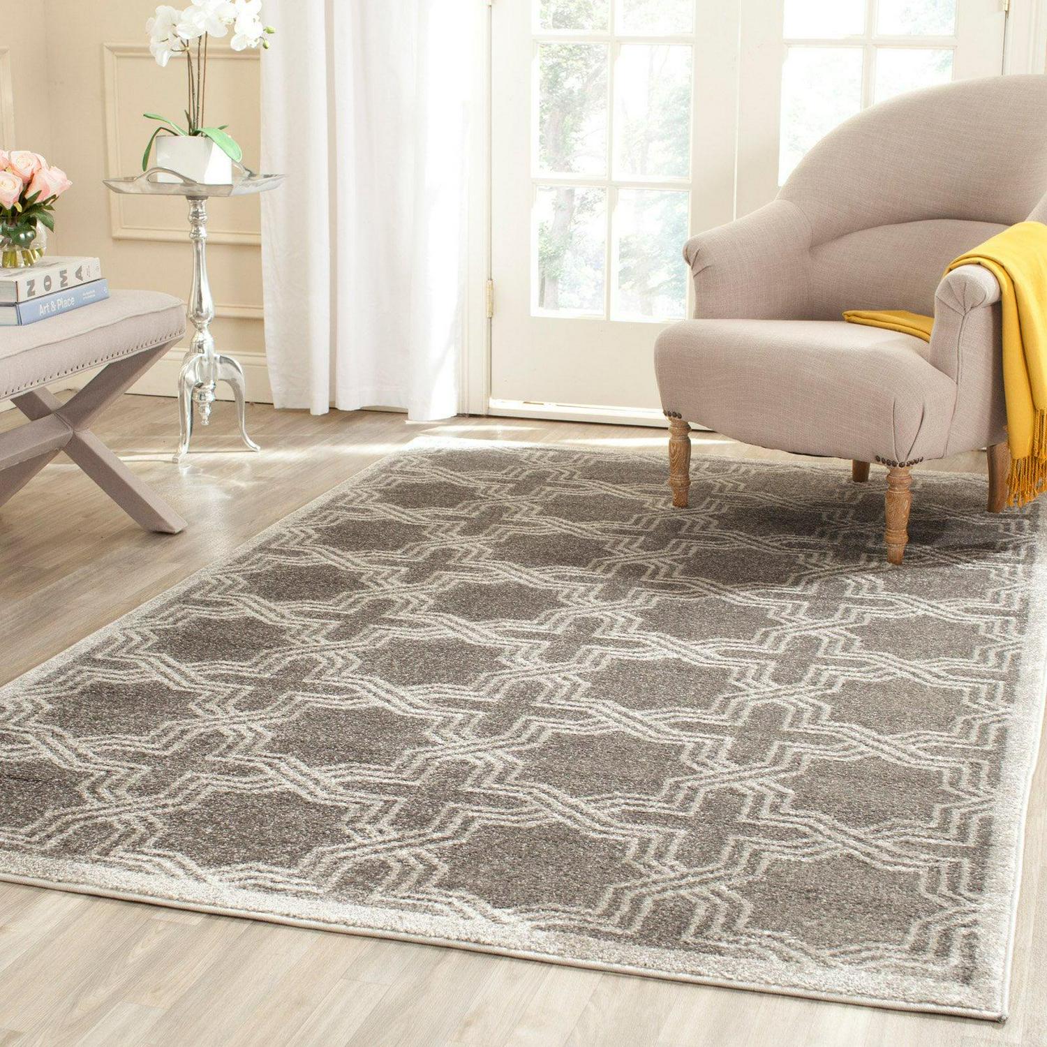 SAFAVIEH Amherst William Geometric Area Rug, Grey/Light Grey, 6' x 9' - Image 4