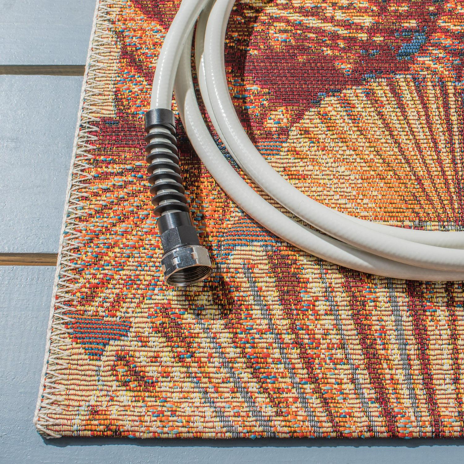 SAFAVIEH Barbados Sea Shells Outdoor Area Rug, 5'3" x 7'6", Gold/Blue - Image 5