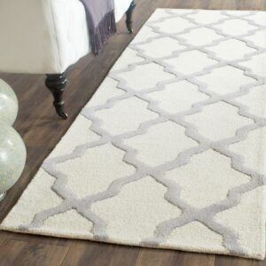 SAFAVIEH Cambridge Liam Geometric Wool Runner Rug, Ivory/Silver, 2'6" x 22'