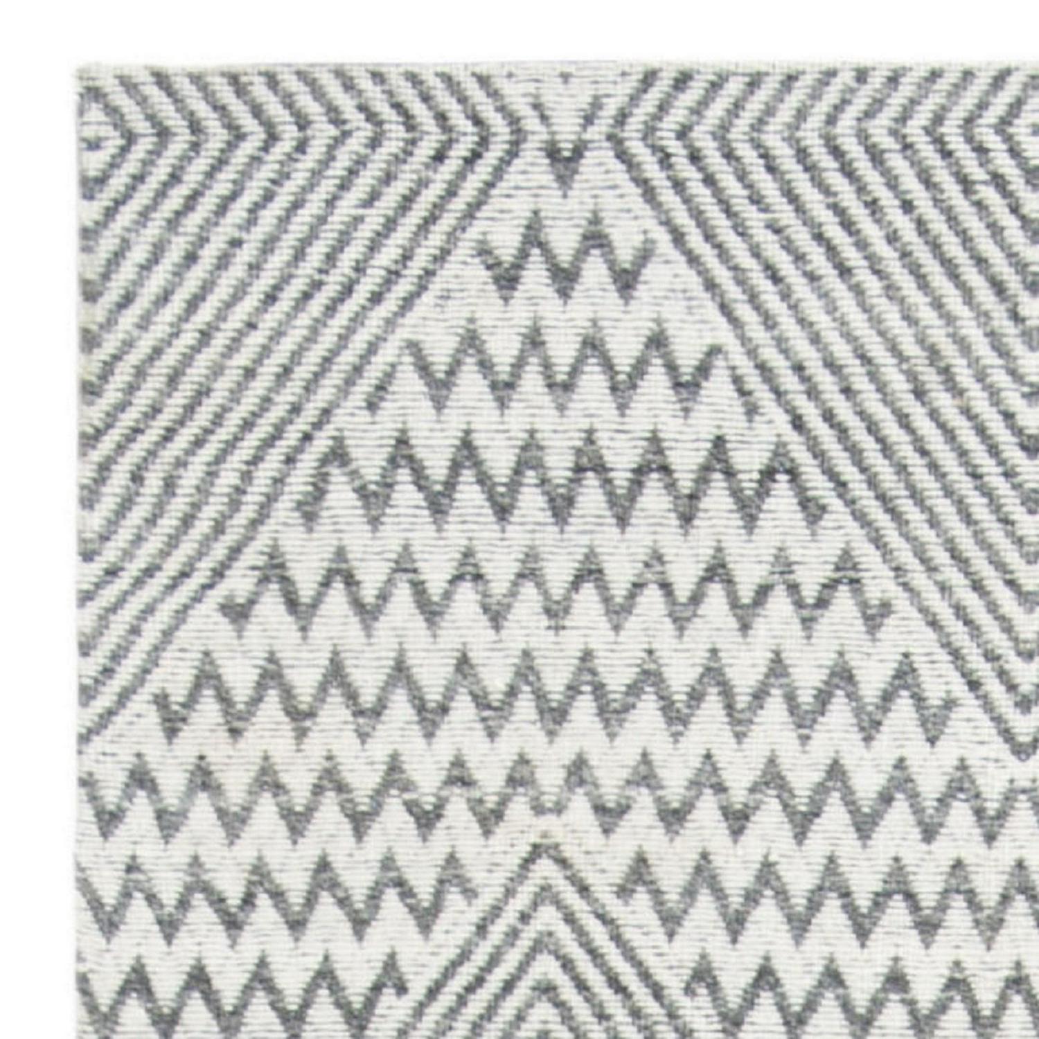SAFAVIEH Marbella Aylen Geometric Runner Rug, Dark Grey/Ivory, 2'3" x 8' - Image 5