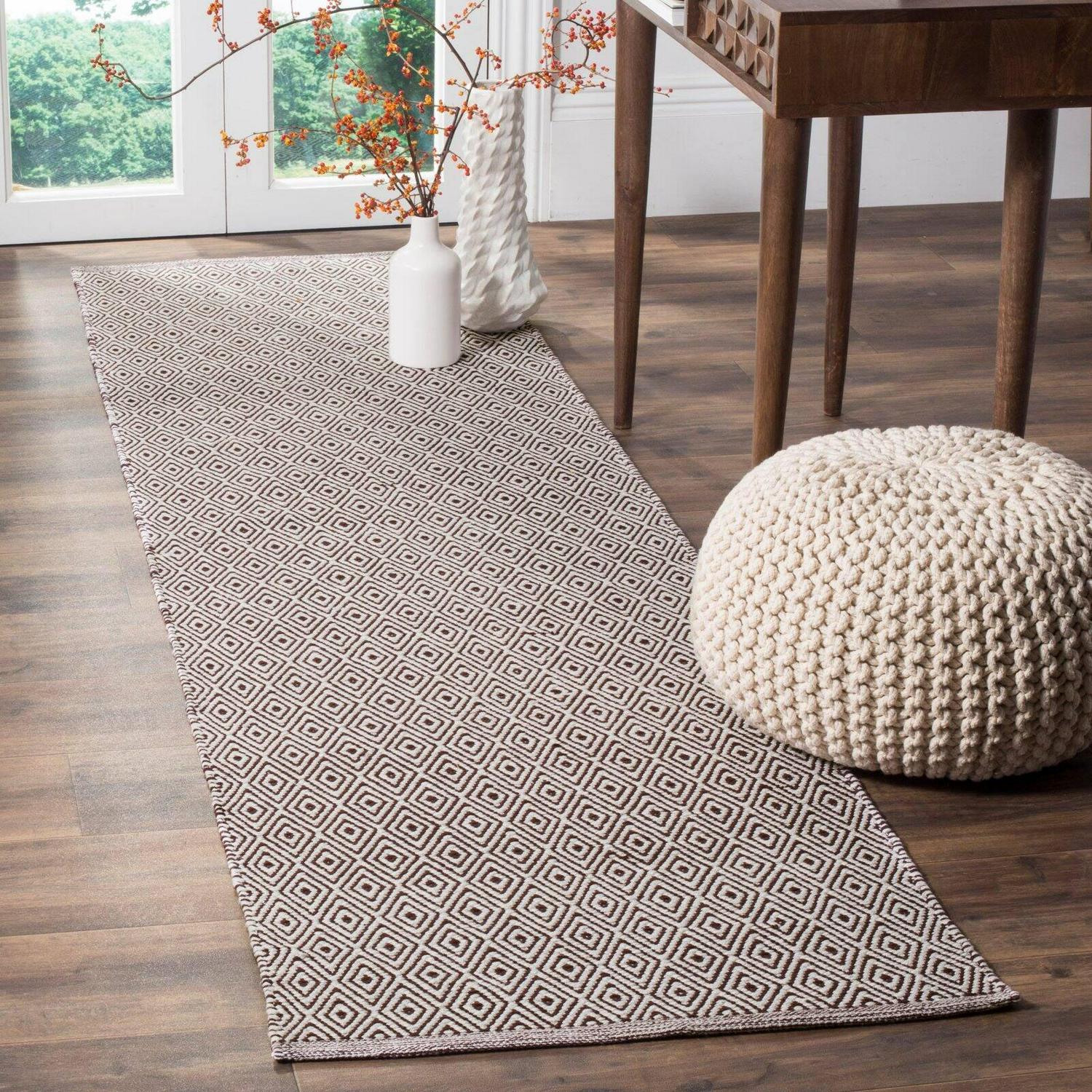 SAFAVIEH Montauk Terrence Geometric Diamond Cotton Area Rug, Ivory/Foam Green, 4' x 6' - Image 4