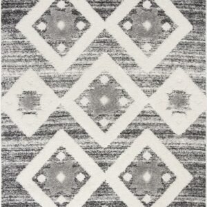 SAFAVIEH Moroccan Tassel Shag Dawson Moroccan Geometric Area Rug, Grey/Ivory, 5'3" x 7'6"