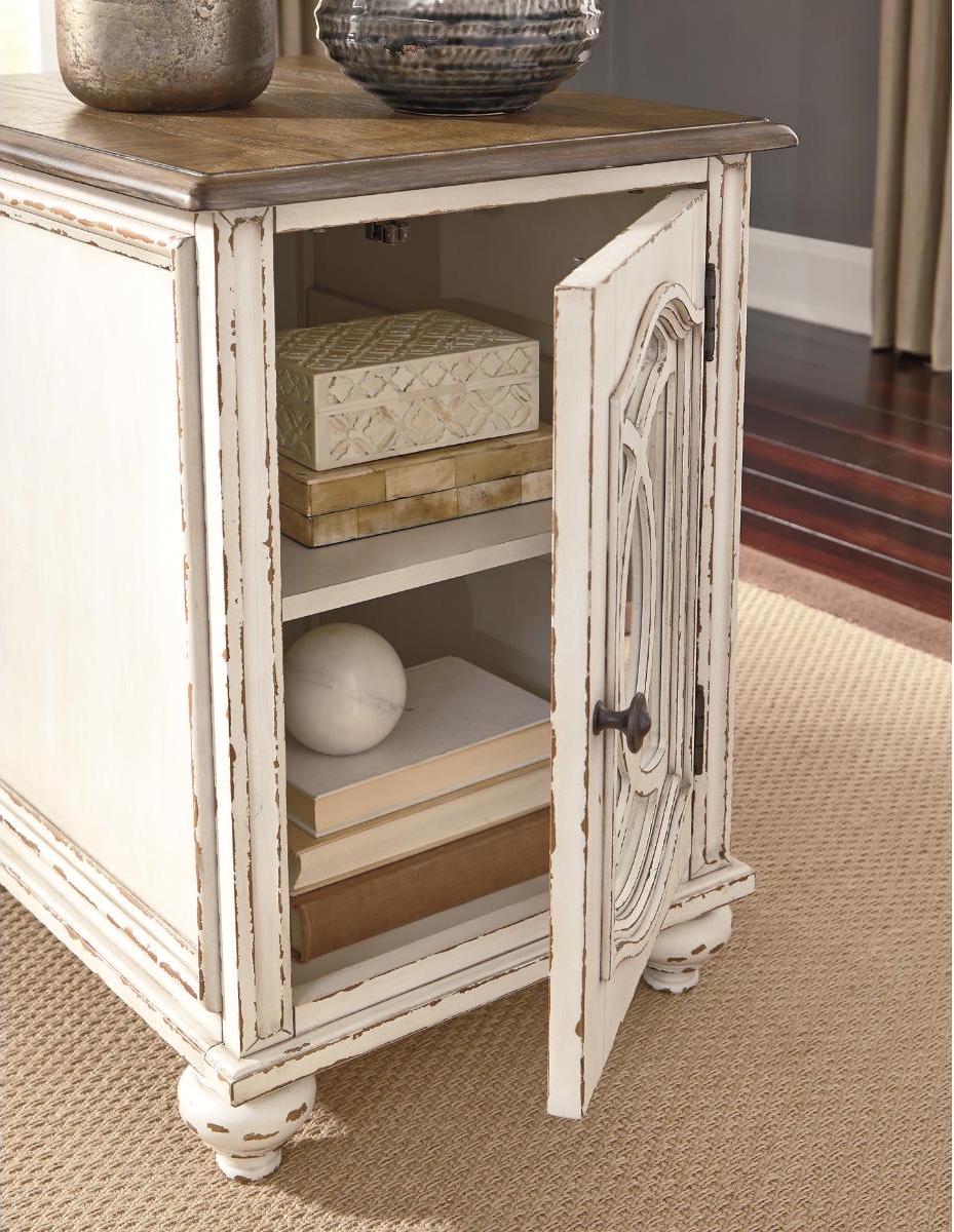 Signature Design by Ashley Realyn Cottage-Style Mirrored End Table in Antique White - Image 7