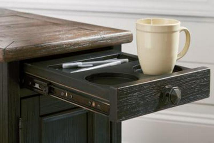 Signature Design by Ashley Tyler Creek Rustic Farmhouse Chairside End Table with USB Charging Ports & Cup Holders - Grayish Brown/Black - Image 9