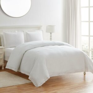 VCNY Home Scallop 3-Piece White Solid Comforter Set, Full/Queen, Adult, Unisex