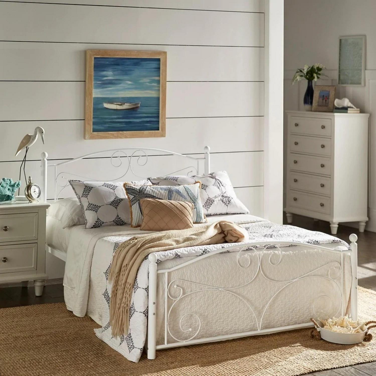 Weston Home Abigail Metal Platform Full Bed, White
