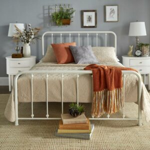 Weston Home Montgomery Spindle Metal Platform Full Bed, White
