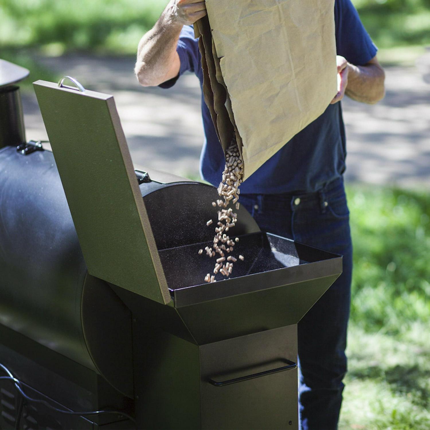 Z GRILLS 697 sq.in. 8-in-1 Wood Pellet Grill & Smoker with PID V3.0 Controller, LCD Screen, Meat Probes and Rain Cover, Bronze - Image 8