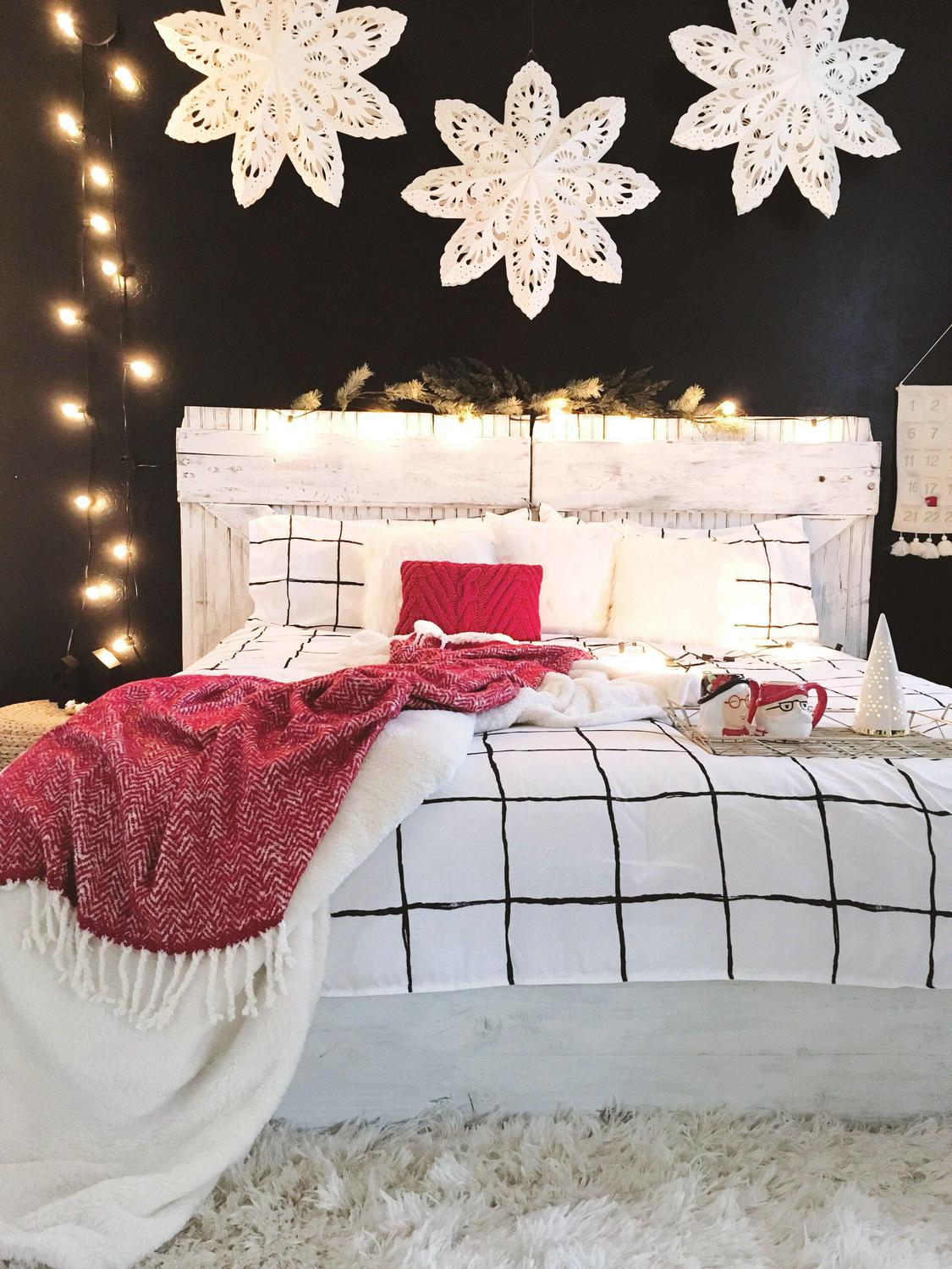 City Scene Zander White Comforter Set, Full/Queen - Image 4